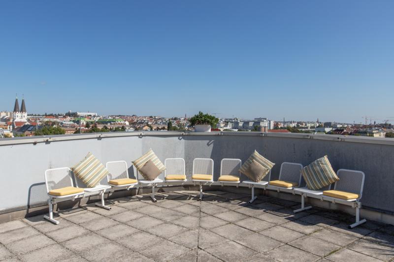 Wohlfühlen mit traumhafter Aussicht über den Dächern von Wien.